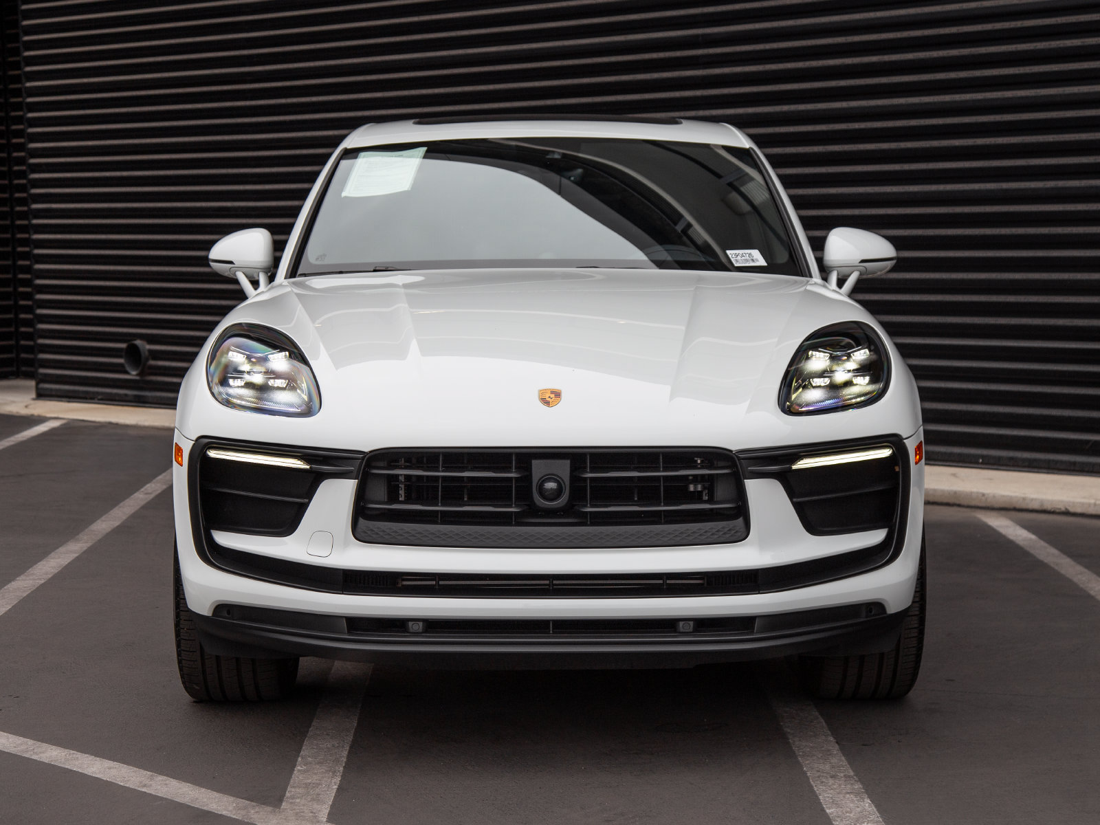 Certified 2023 Porsche Macan AWD/4WD image 10