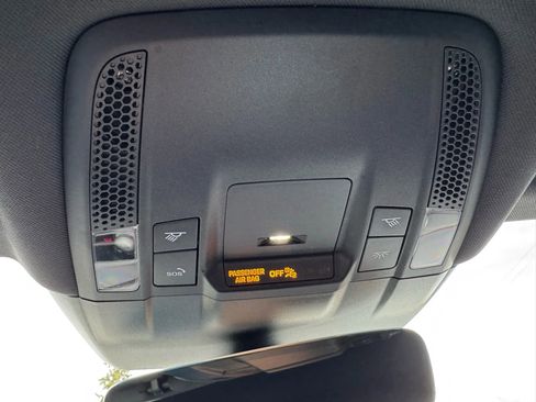 Used 2022 Porsche Taycan image 43