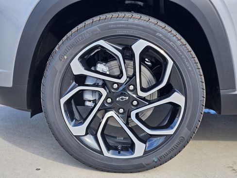 New 2026 Chevrolet Trax RS w/ Sunroof Package FWD image 13