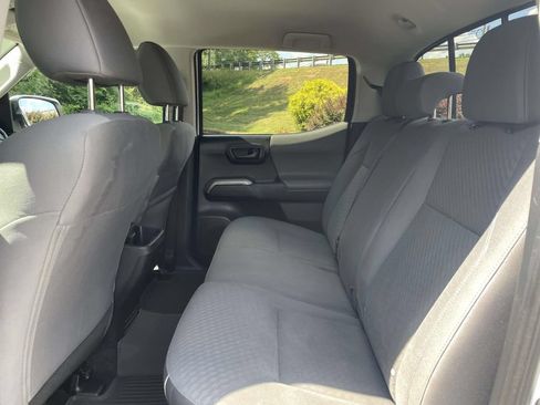 Used 2022 Toyota Tacoma SR5 w/ Technology Package RWD image 10
