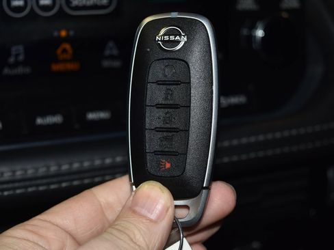 Used 2023 Nissan Rogue SL w/ SL Premium Package image 19