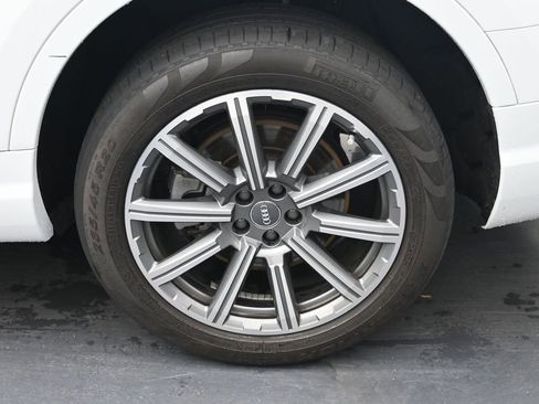 Used 2018 Audi Q7 3.0T Prestige AWD/4WD image 14