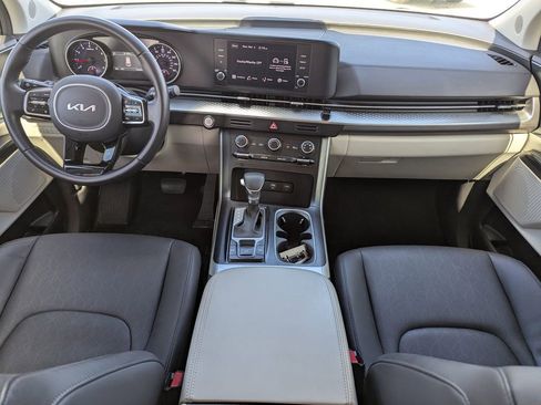 Certified 2024 Kia Carnival LX image 10