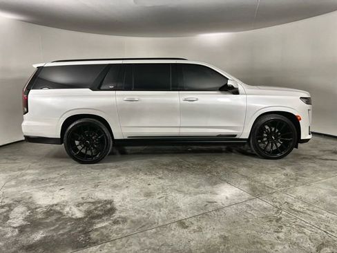 Used 2021 Cadillac Escalade ESV Sport Platinum w/ Heavy-Duty Trailer Package image 9