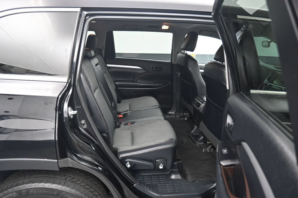 Used 2019 Toyota Highlander Plus AWD/4WD image 43