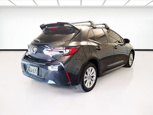 Used 2025 Toyota Corolla SE w/ SE Package FWD image 4