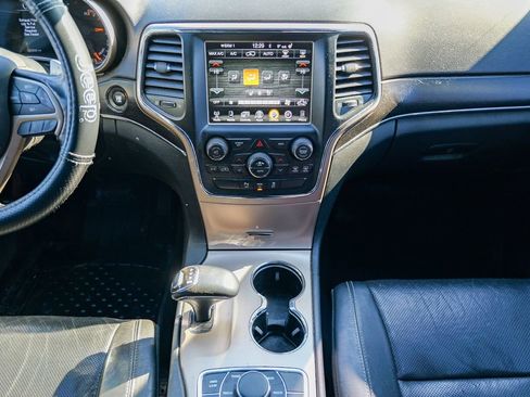Used 2014 Jeep Grand Cherokee Limited w/ Luxury Group II image 44
