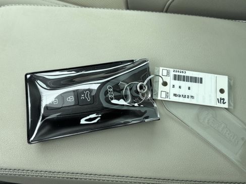 Used 2025 Audi Q5 Premium Plus w/ Premium Plus image 36