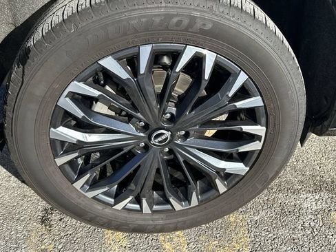 Certified 2025 Nissan Rogue Platinum w/ Tech Package AWD/4WD image 12