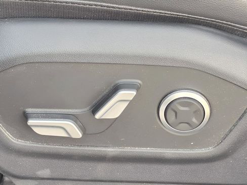 Used 2025 Hyundai Santa Fe Limited AWD/4WD image 18