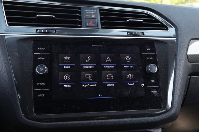 Used 2023 Volkswagen Tiguan SE AWD/4WD image 8