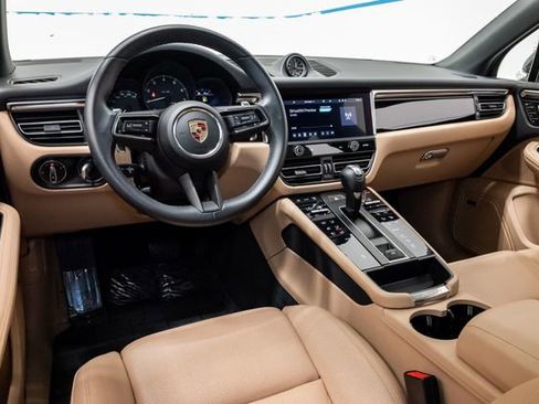 Used 2024 Porsche Macan AWD/4WD image 6