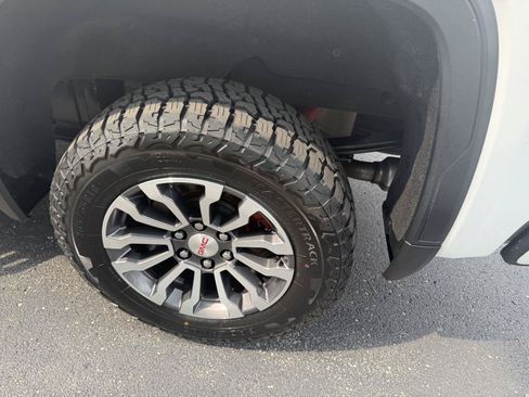 Used 2019 GMC Sierra 1500 AT4 w/ Technology Package AWD/4WD image 24