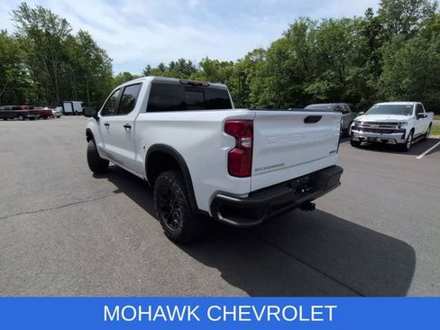 Used 2022 Chevrolet Silverado 1500 ZR2 w/ Technology Package AWD/4WD image 3
