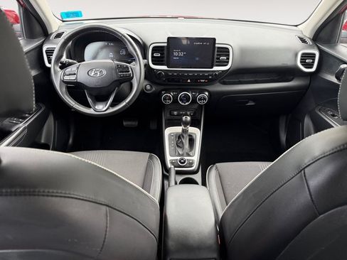 Used 2023 Hyundai Venue Limited w/ Cargo Package FWD image 14