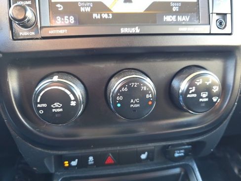 Used 2014 Jeep Patriot Limited image 21