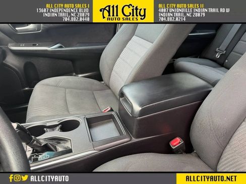 Used 2016 Toyota Camry LE FWD image 31