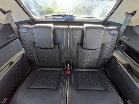 Used 2024 Volkswagen Atlas SE image 15
