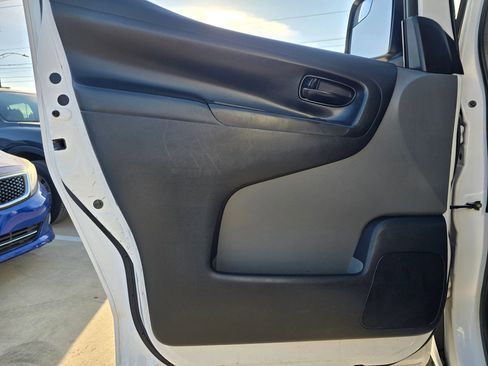 Used 2019 Nissan NV200 S image 18