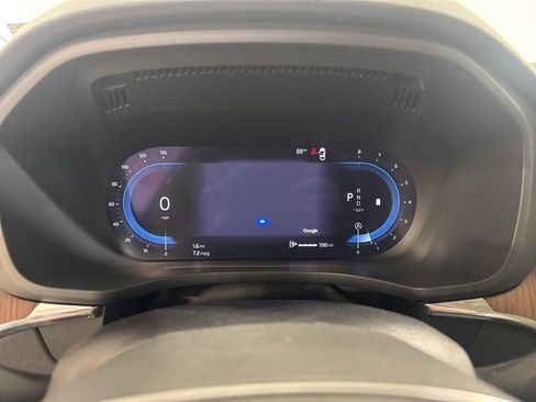 Used 2023 Volvo XC60 B5 Plus w/ Climate Package AWD/4WD image 4
