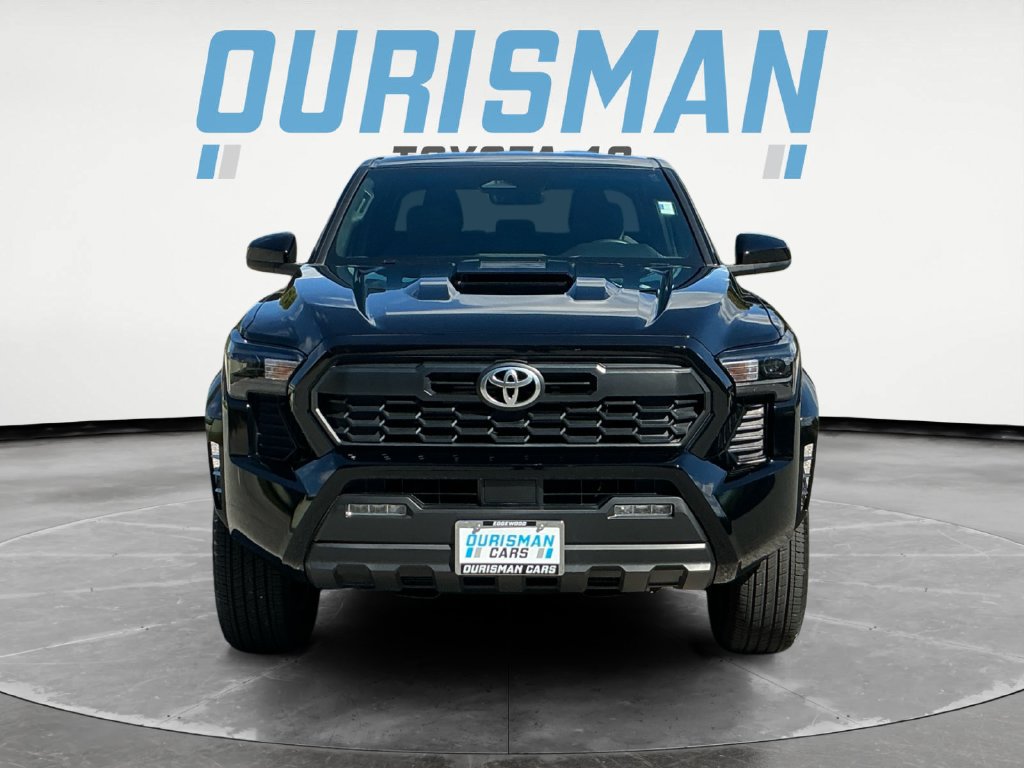Used 2025 Toyota Tacoma TRD Sport AWD/4WD image 2