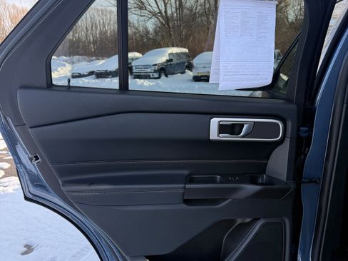 Used 2020 Ford Explorer XLT w/ Equipment Group 202A image 15