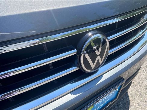 Used 2024 Volkswagen Tiguan SE w/ Panoramic Sunroof Package AWD/4WD image 31
