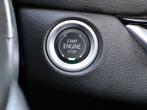 Used 2025 Cadillac XT4 Premium Luxury image 33