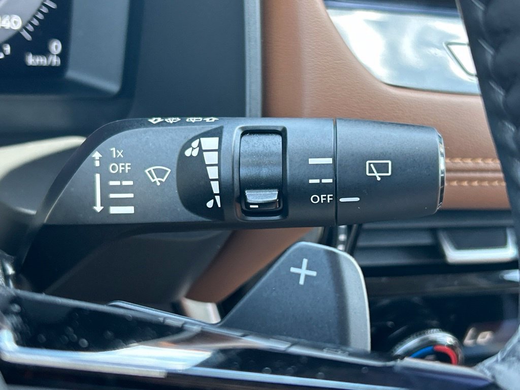 Certified 2024 Nissan Rogue Platinum FWD image 31