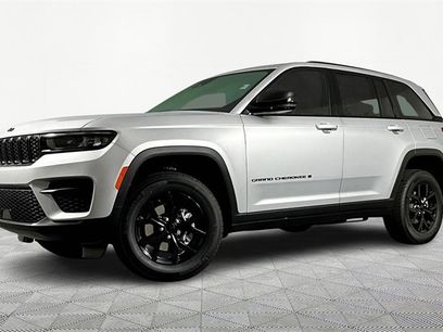New 2025 Jeep Grand Cherokee Laredo