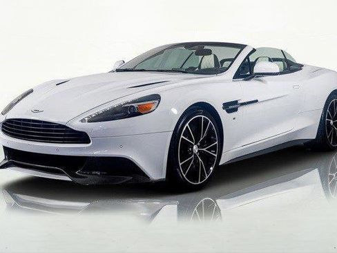 Used 2017 Aston Martin Vanquish S image 33