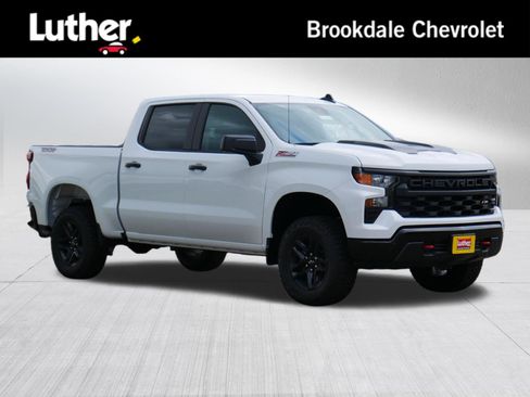 New 2026 Chevrolet Silverado 1500 Custom Trail Boss AWD/4WD image 1
