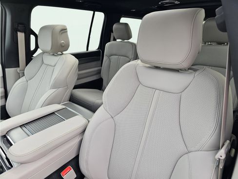 New 2026 Jeep Grand Wagoneer Limited AWD/4WD image 18