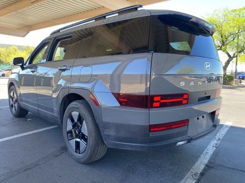 Used 2025 Hyundai Santa Fe SEL image 2