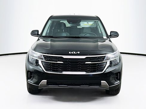 Used 2026 Kia Seltos LX FWD image 2