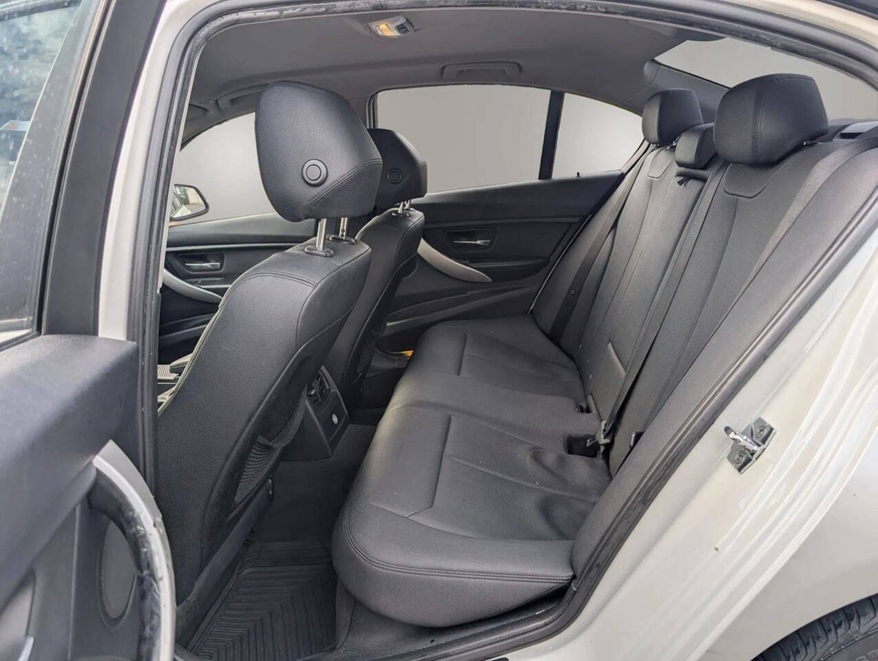Used 2012 BMW 328i Sedan RWD image 25