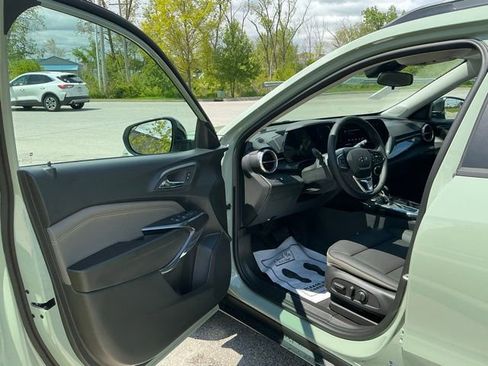 New 2026 Chevrolet Trax ACTIV w/ Sunroof Package FWD image 13