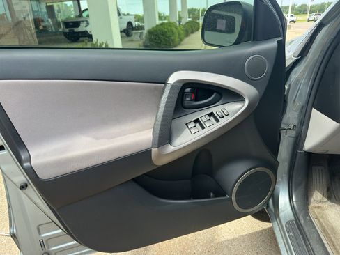 Used 2007 Toyota RAV4 2WD image 10