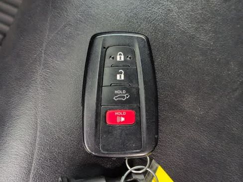 Used 2019 Toyota RAV4 XLE Premium w/ Cold Weather Package AWD/4WD image 35