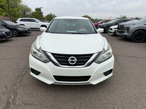 Used 2016 Nissan Altima 2.5 S w/ Power Driver Seat Package FWD image 2