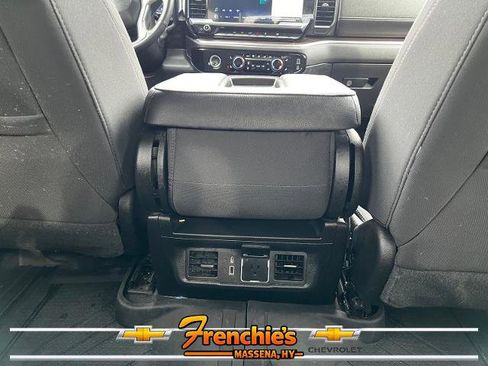 Used 2023 Chevrolet Silverado 1500 LT AWD/4WD image 7