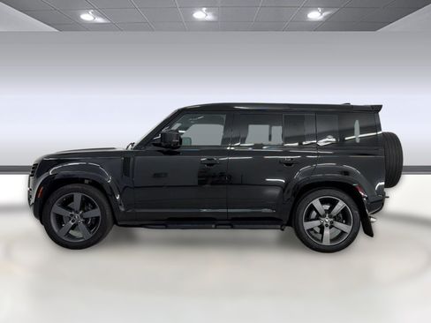 Used 2023 Land Rover Defender 110 V8 AWD/4WD image 2