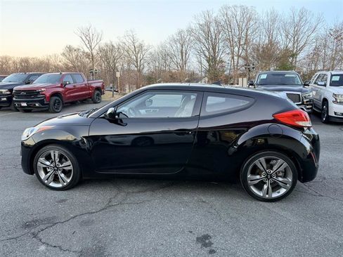 Used 2013 Hyundai Veloster w/ Style Pkg image 8