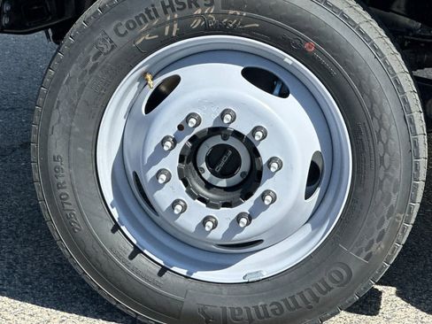 New 2026 Ford F550 4x4 Crew Cab image 29