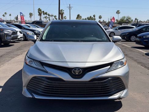 Used 2018 Toyota Camry XLE image 15