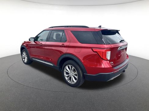Used 2022 Ford Explorer XLT w/ Equipment Group 202A AWD/4WD image 3