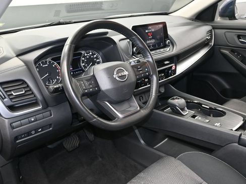 Used 2025 Nissan Rogue SV FWD image 20