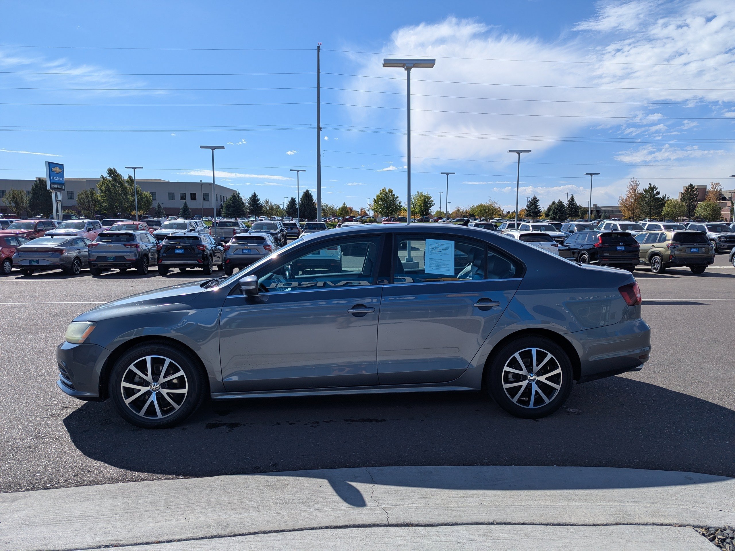 Used 2017 Volkswagen Jetta SE FWD image 8