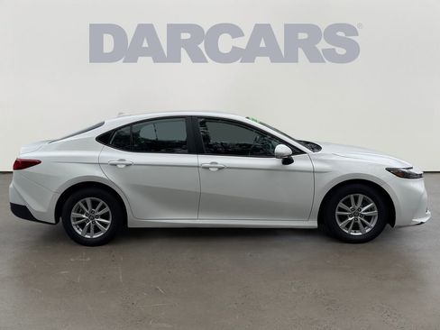 Used 2025 Toyota Camry LE FWD image 8