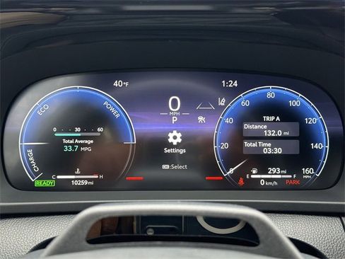 Used 2025 Toyota Crown Signia w/ Advanced Technology Package image 15